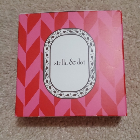 Necklace - Picture 2 of 4